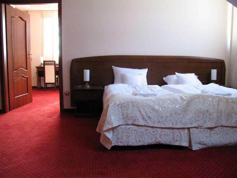Hotel Rytwiany Extérieur photo