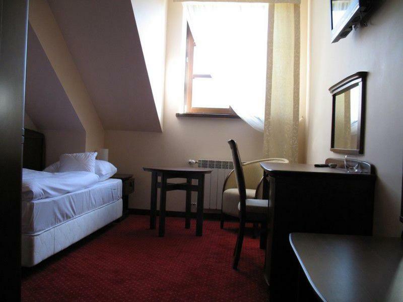Hotel Rytwiany Extérieur photo
